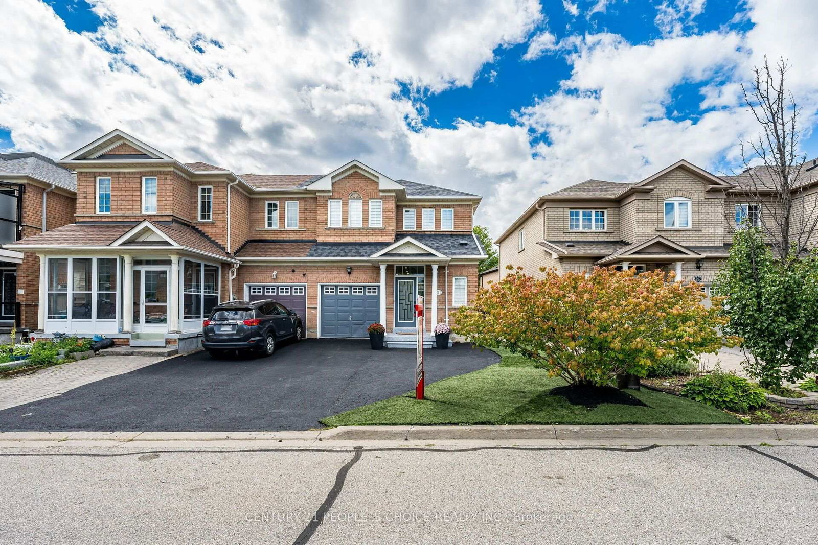 211 Wildberry Crescent • Vaughan, ON photo 1
