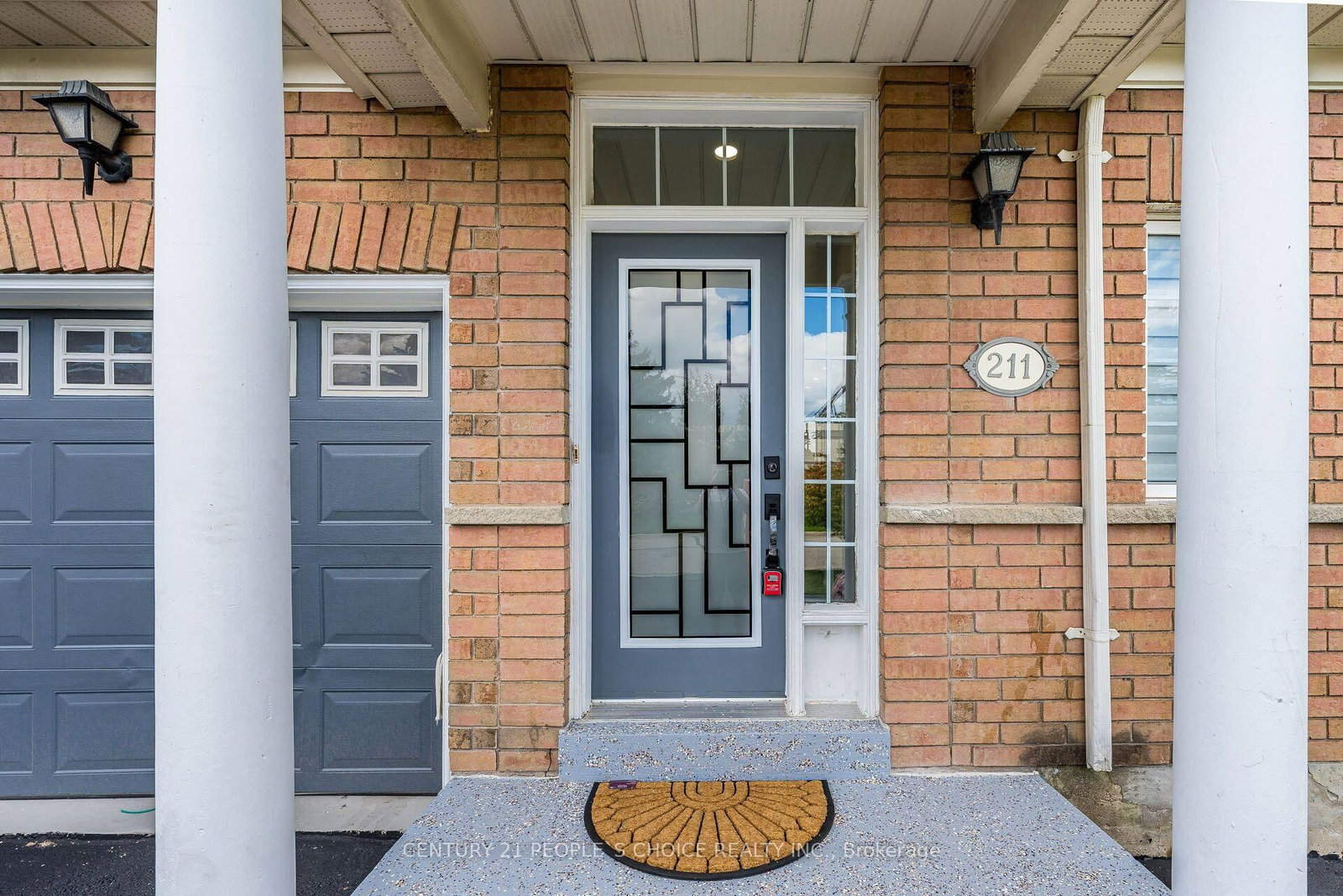 211 Wildberry Crescent • Vaughan, ON photo 4