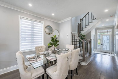 211 Wildberry Crescent • Vaughan, ON photo 6