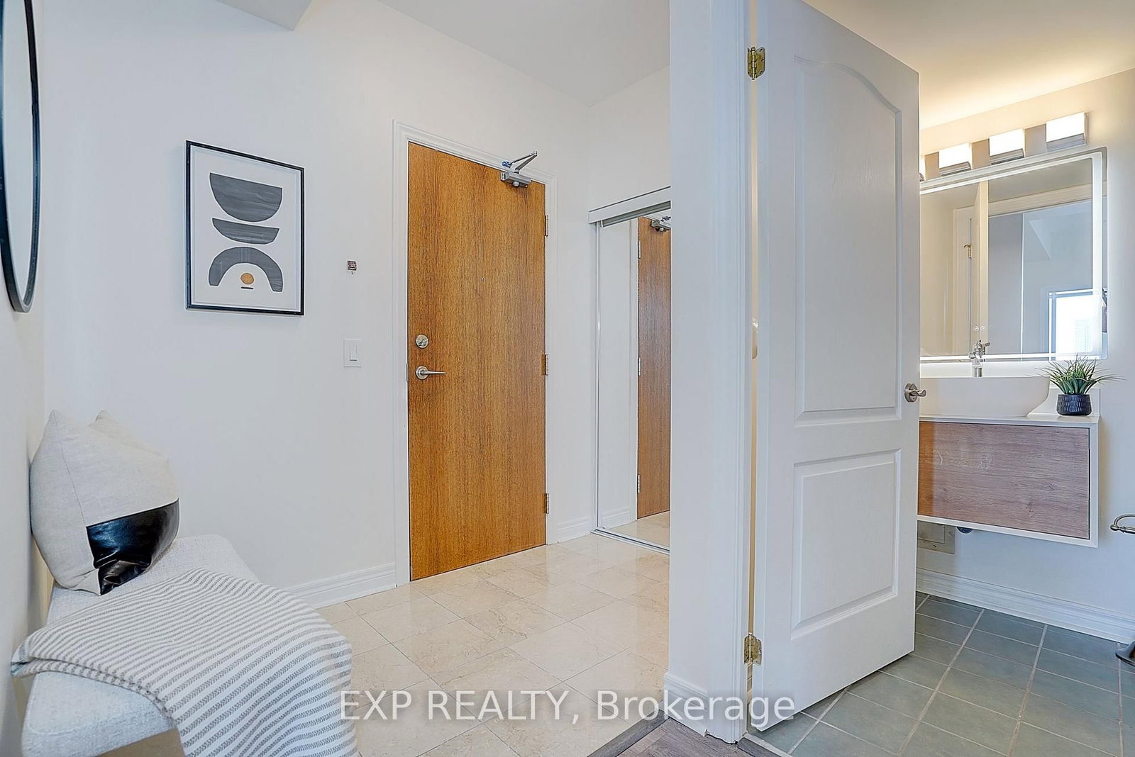 60 Disera Drive • #1404 • Vaughan, ON photo 3