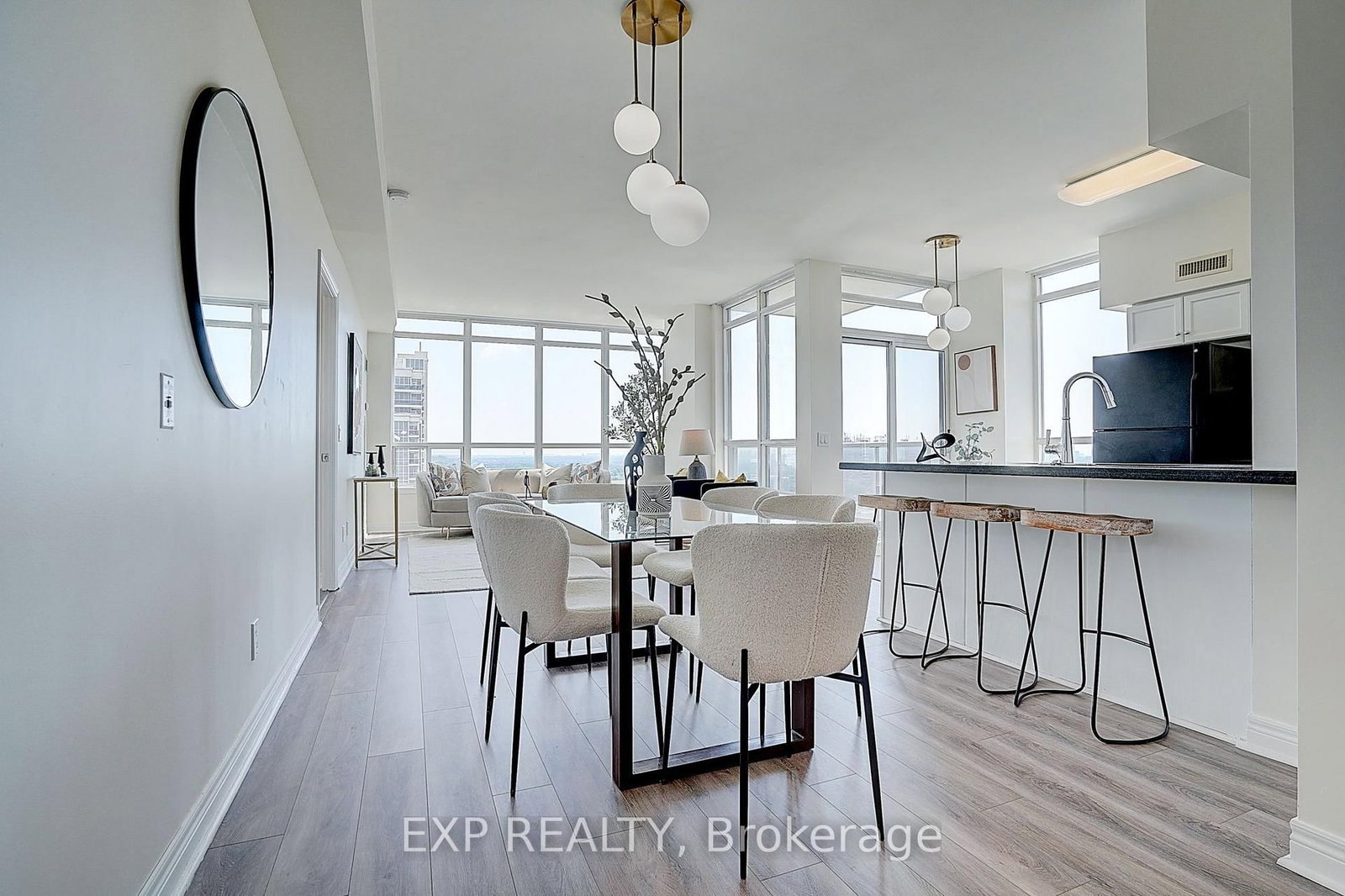 60 Disera Drive • #1404 • Vaughan, ON photo 6