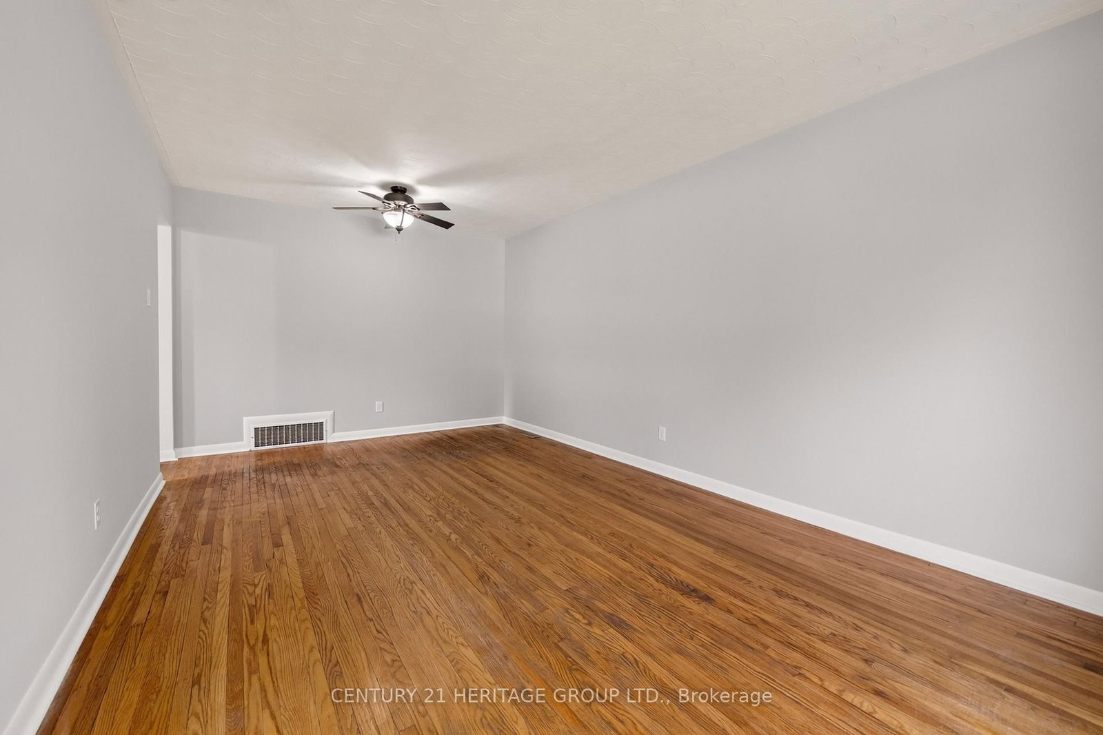 72 Kulpin Avenue • Bradford West Gwillimbury, ON photo 4