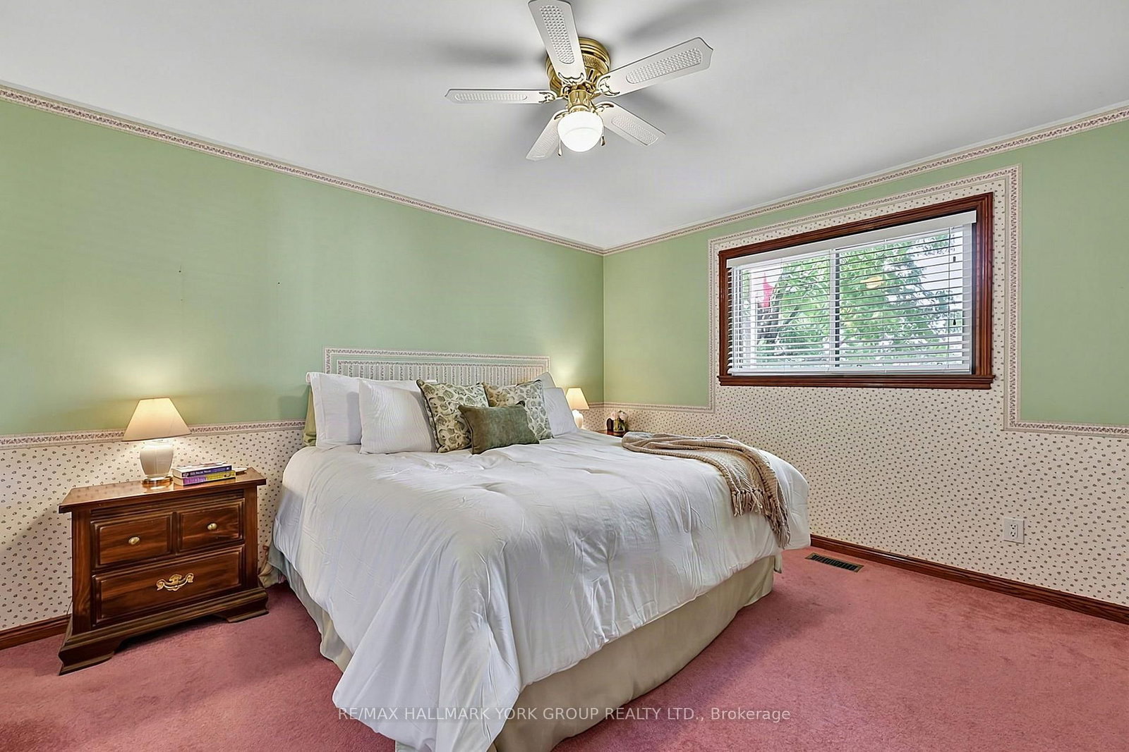 80 Fairway Drive • Aurora, ON photo 13