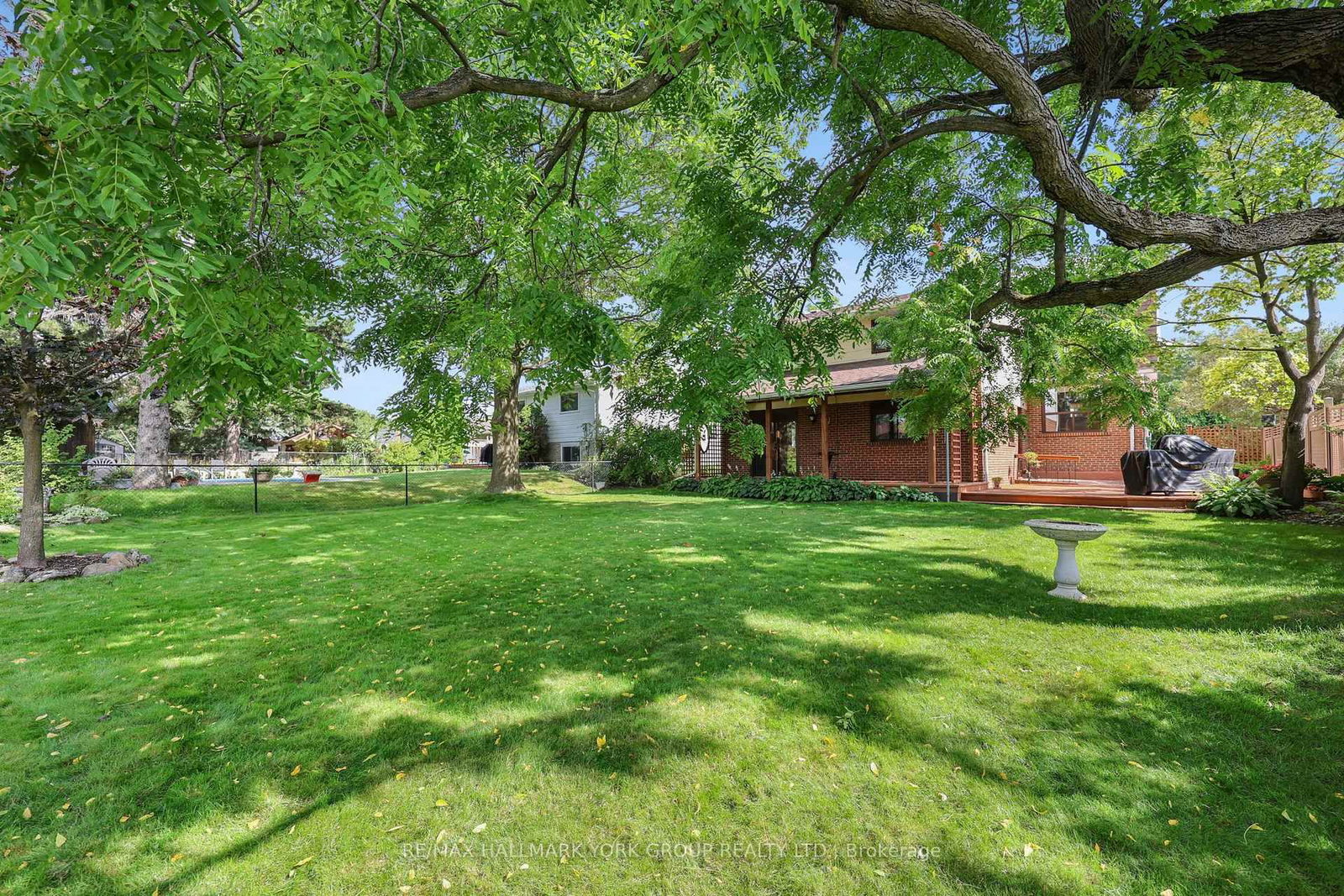 80 Fairway Drive • Aurora, ON photo 32