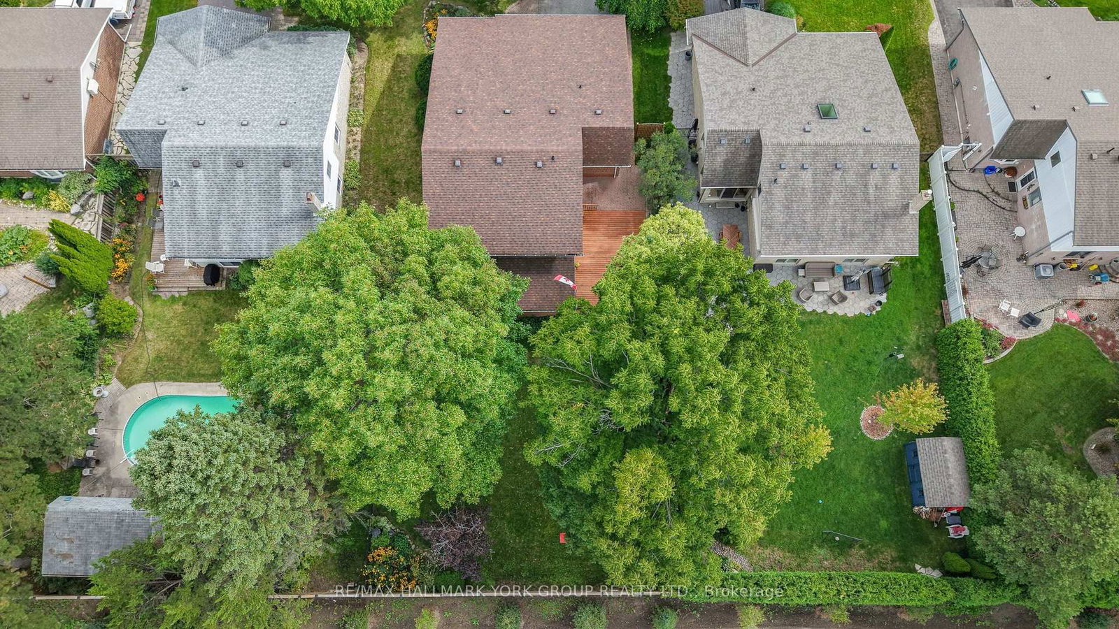 80 Fairway Drive • Aurora, ON photo 35