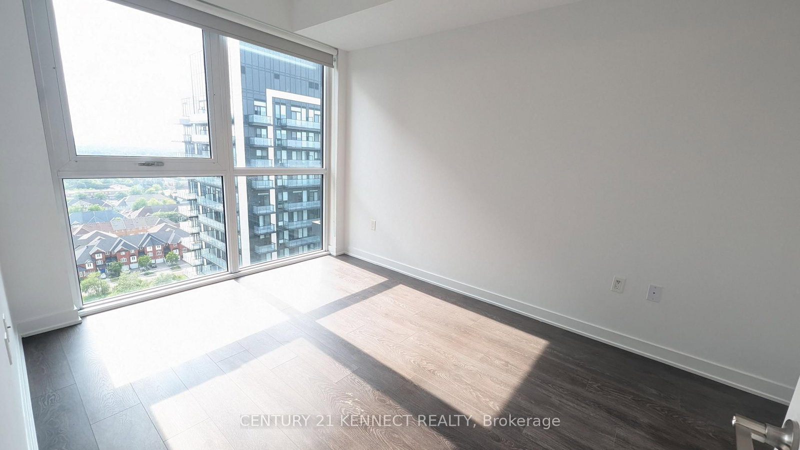 75 Oneida Crescent • #Lph11 • Richmond Hill, ON photo 15
