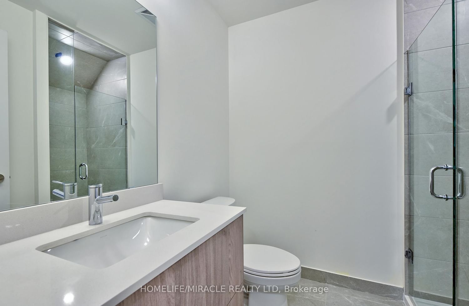 8 David Eyer Road • #1221 • Richmond Hill, ON photo 19