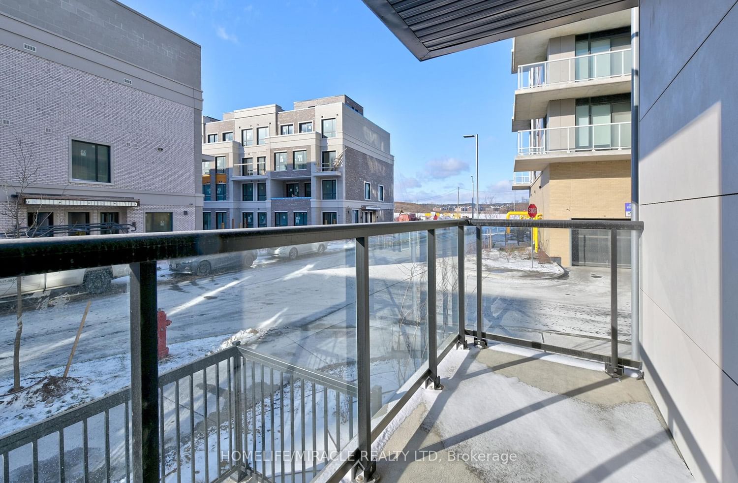 8 David Eyer Road • #1221 • Richmond Hill, ON photo 2