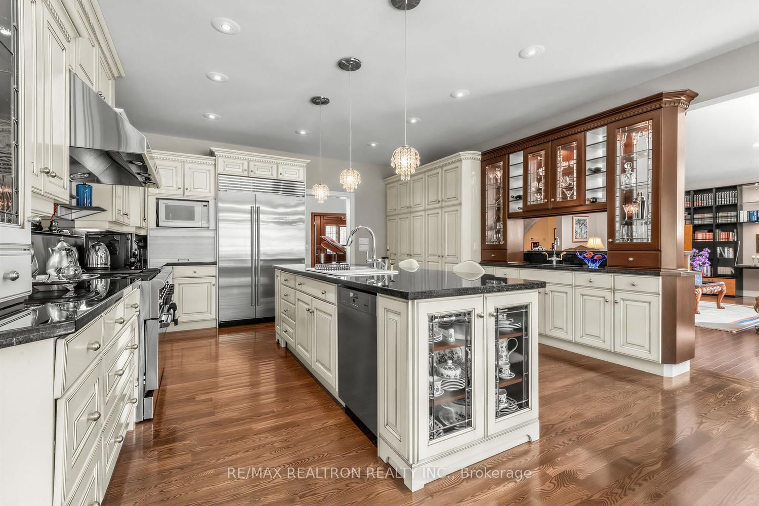 7 Gilbert Drive • Aurora, ON photo 12