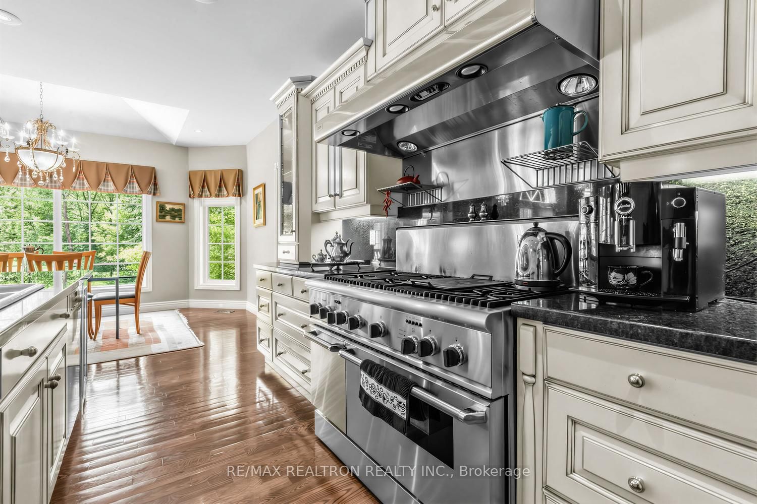 7 Gilbert Drive • Aurora, ON photo 14