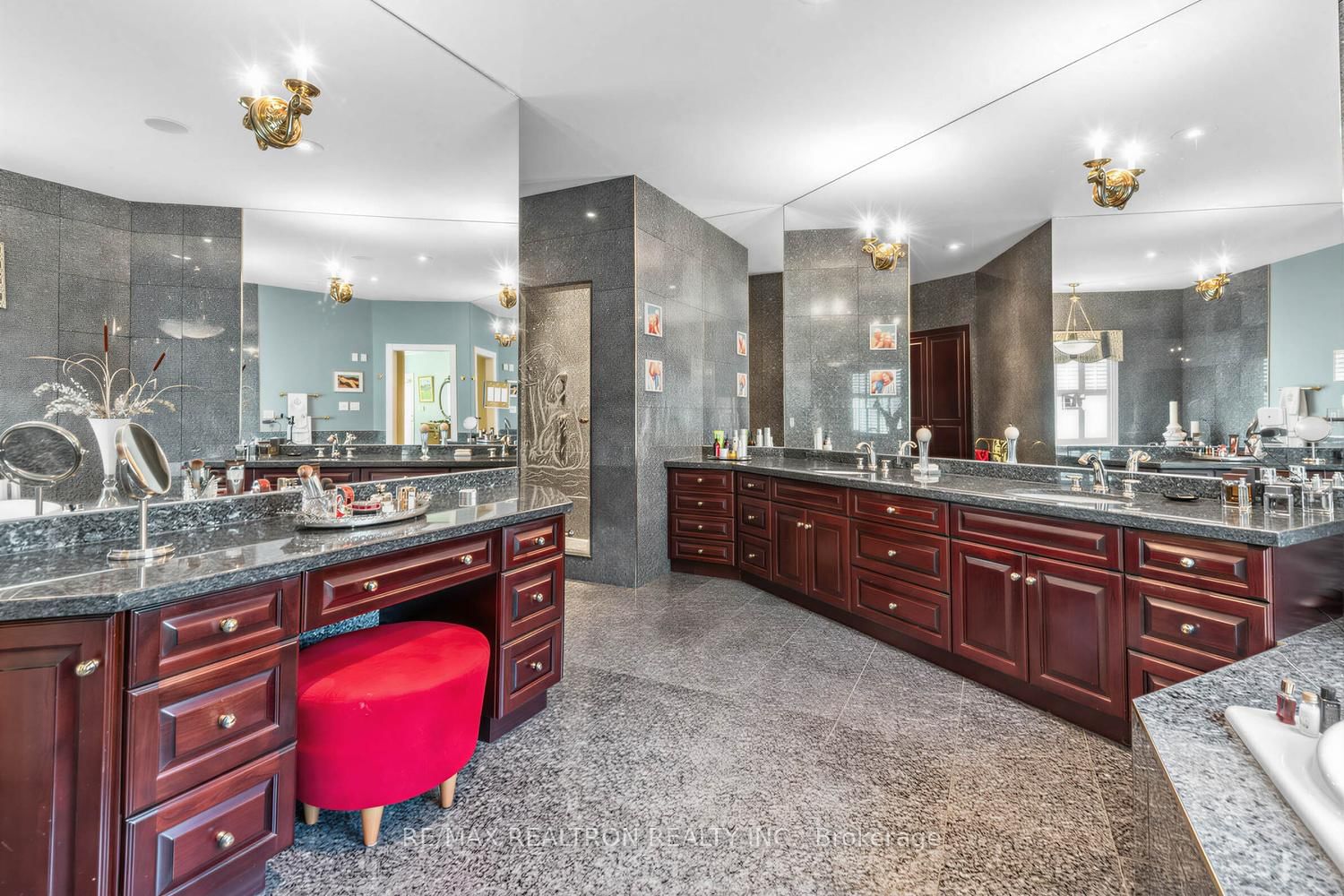 7 Gilbert Drive • Aurora, ON photo 25