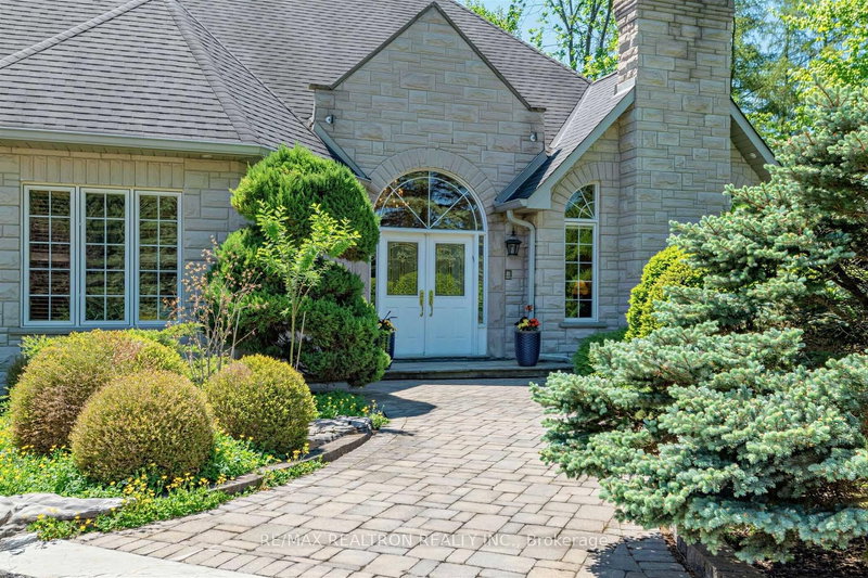 7 Gilbert Dr photo 3