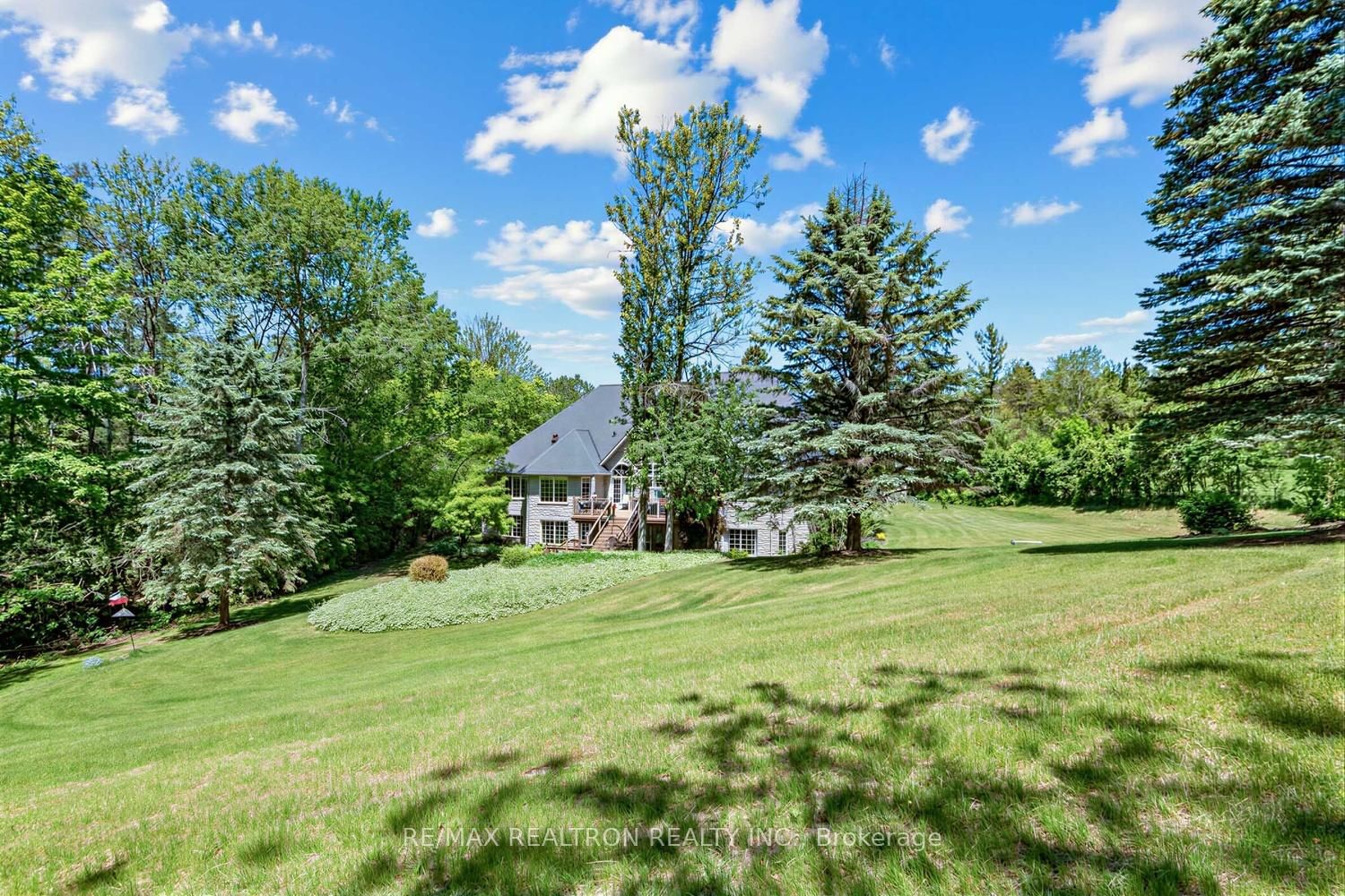 7 Gilbert Drive • Aurora, ON photo 43