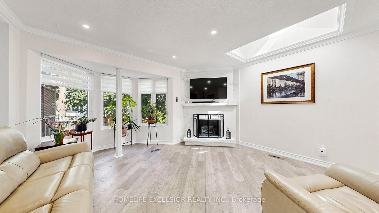 88 Kemano Road • Aurora, ON photo 10