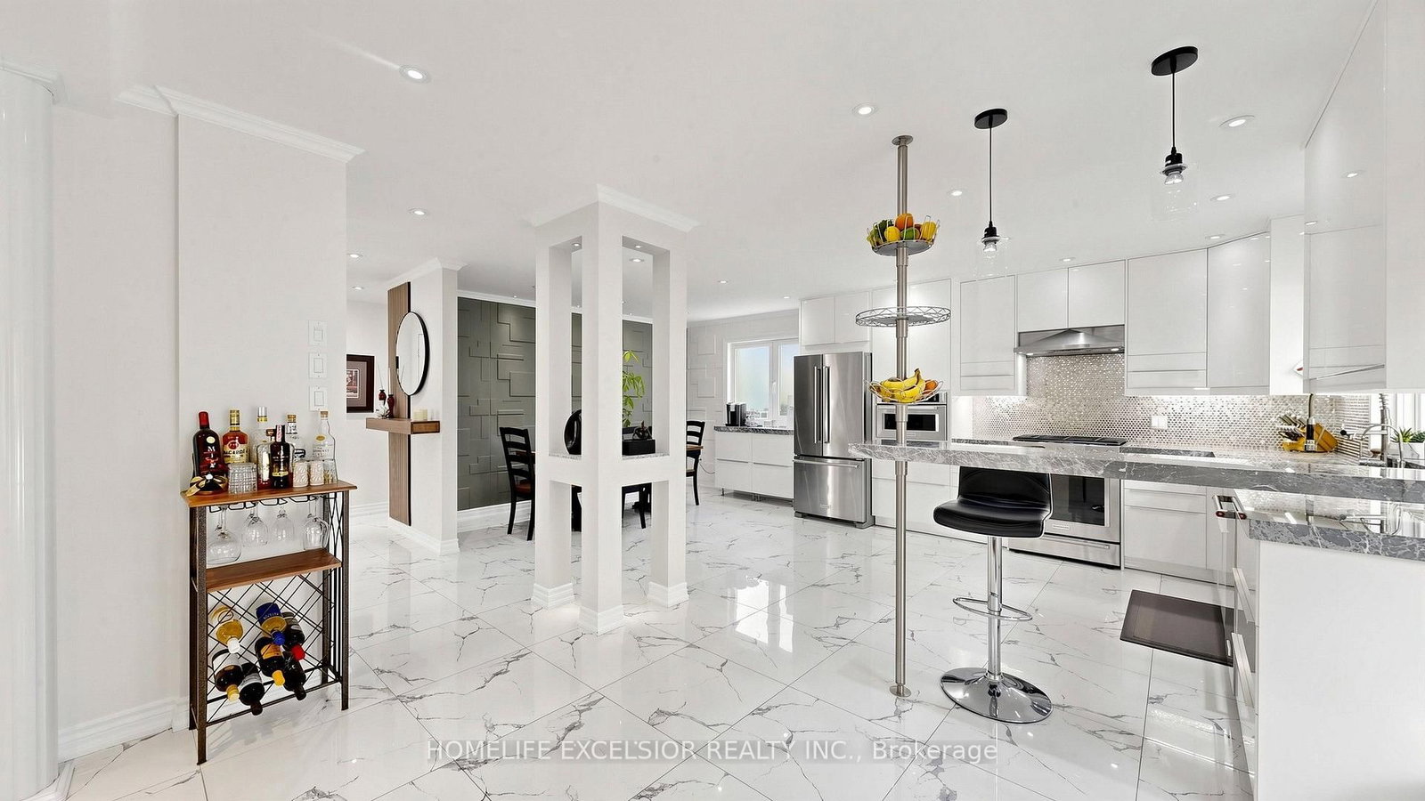 88 Kemano Road • Aurora, ON photo 17