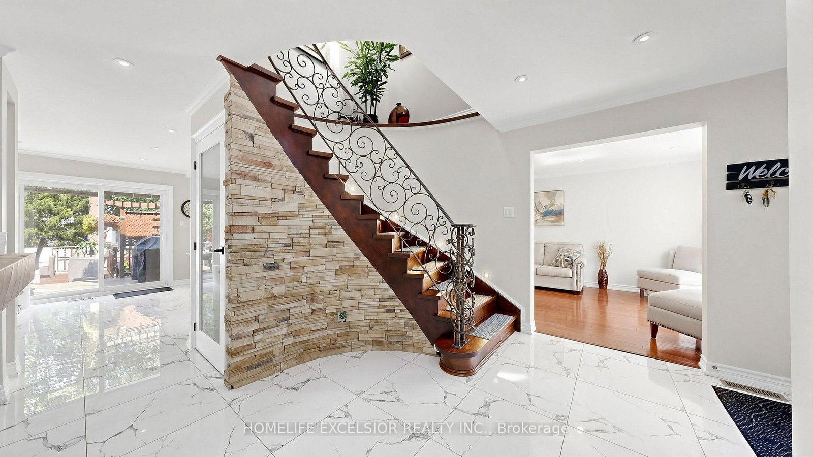 88 Kemano Road • Aurora, ON photo 18
