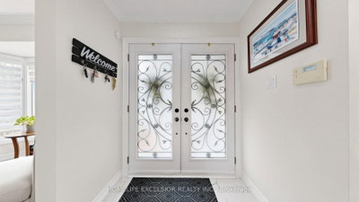 88 Kemano Road • Aurora, ON photo 6
