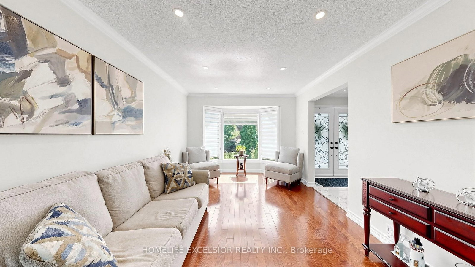 88 Kemano Road • Aurora, ON photo 7