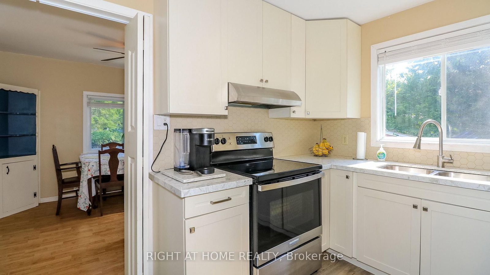 774 James Street • Innisfil, ON photo 8