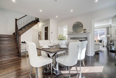 5 Blacksmith Trail • East Gwillimbury, ON photo 9