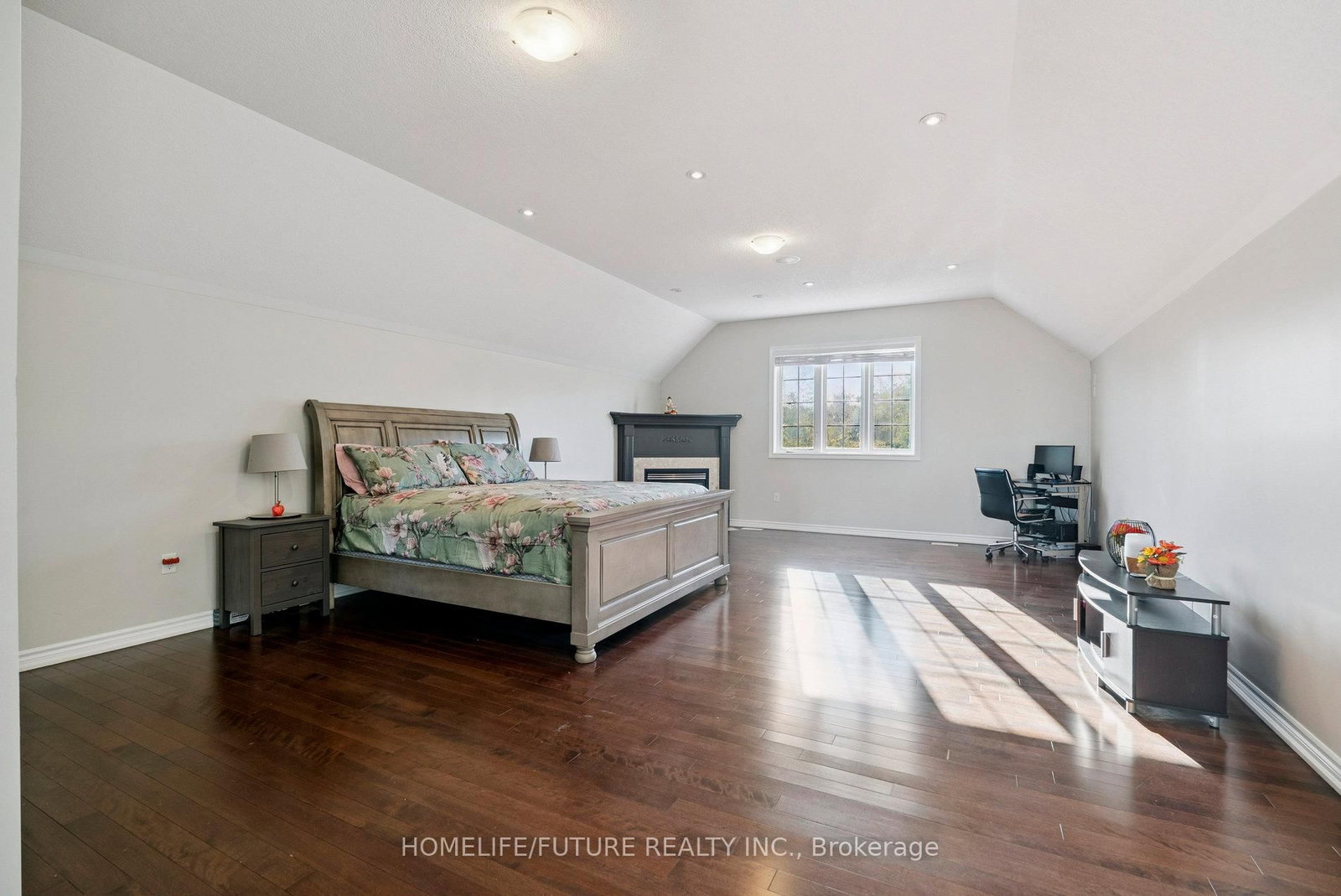 2048 Mcneil Street • Innisfil, ON photo 14