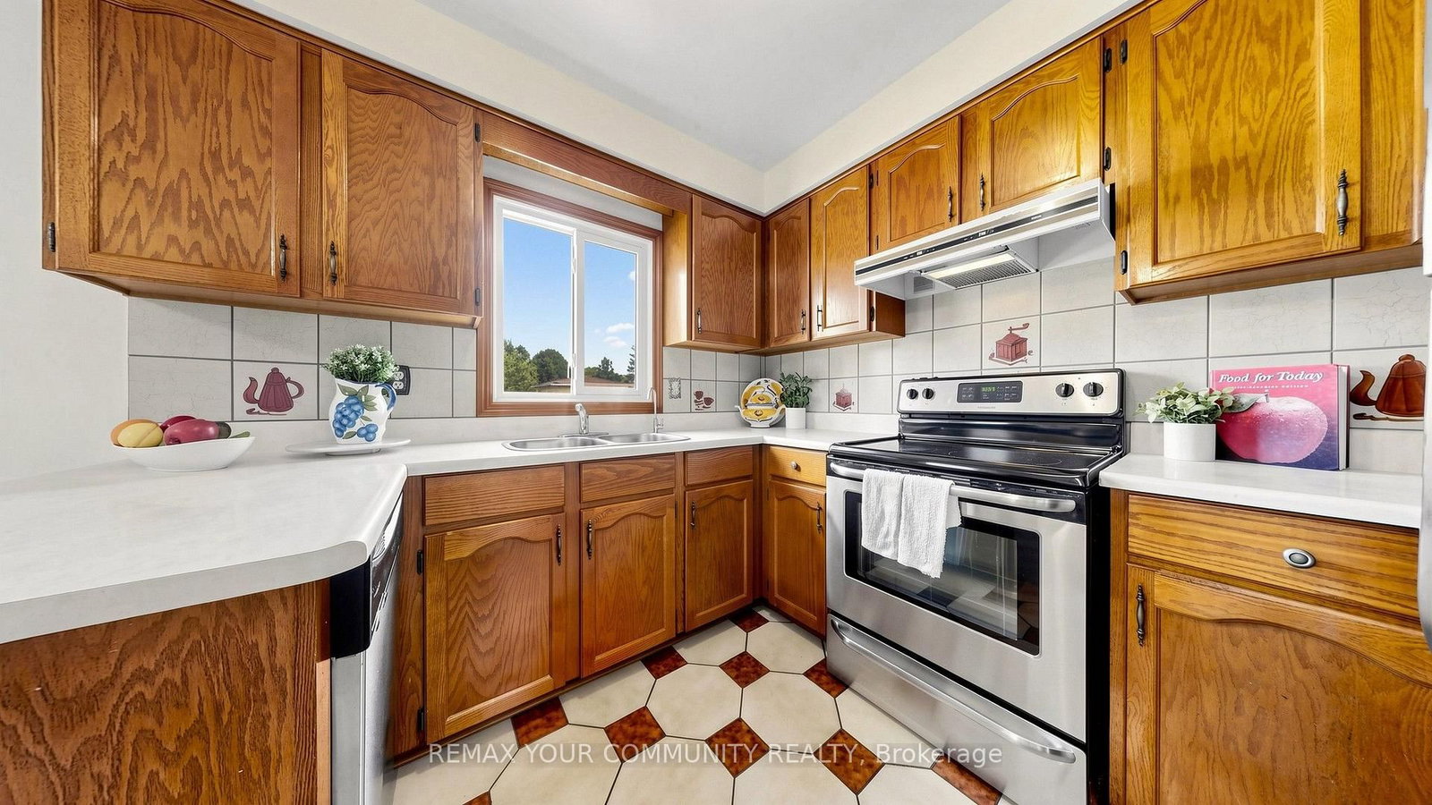 2 Janus Place • Vaughan, ON photo 10