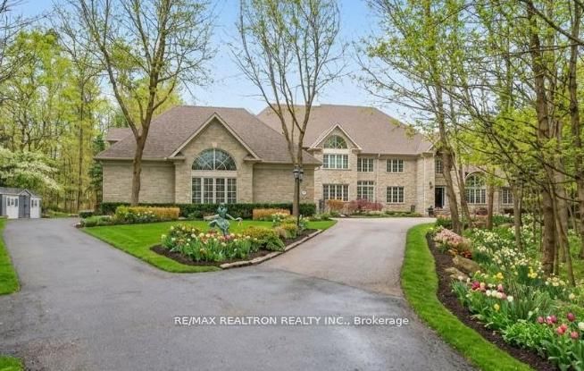 65 Offord Crescent • Aurora, ON photo 7