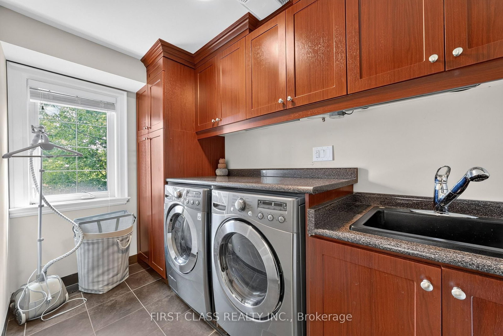 302 Brookside Road • Richmond Hill, ON photo 33
