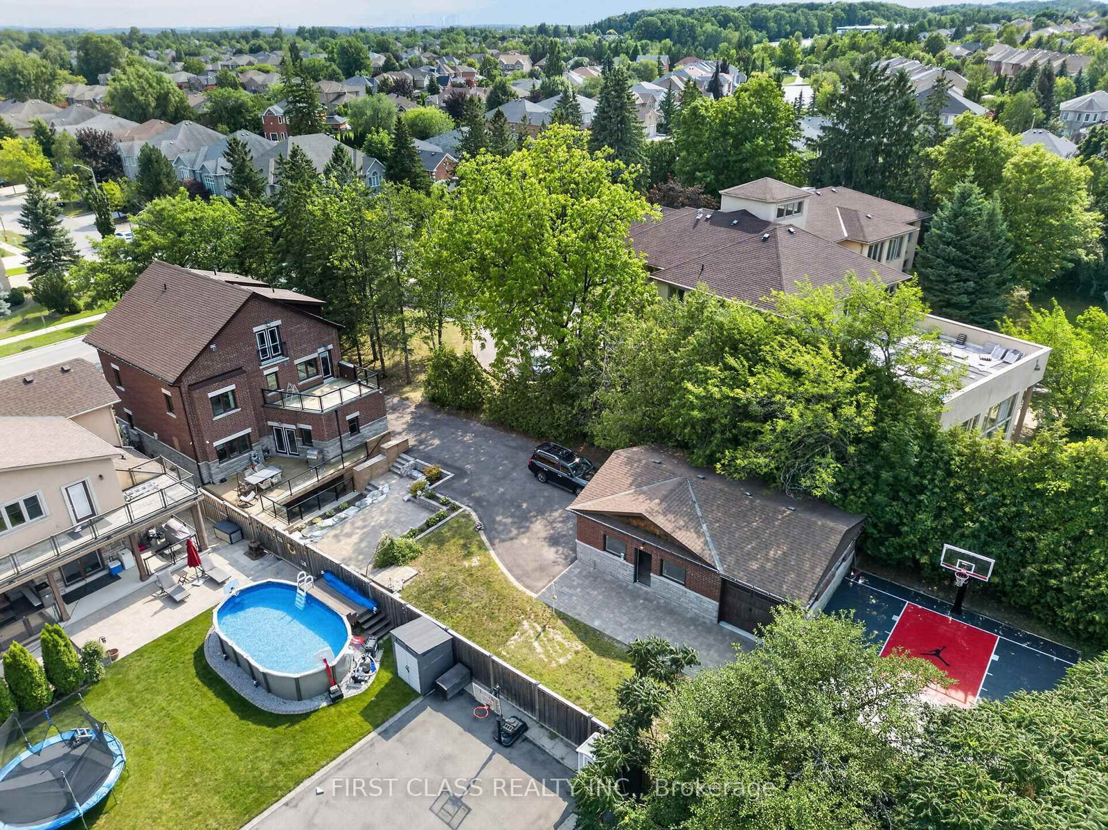 302 Brookside Road • Richmond Hill, ON photo 8