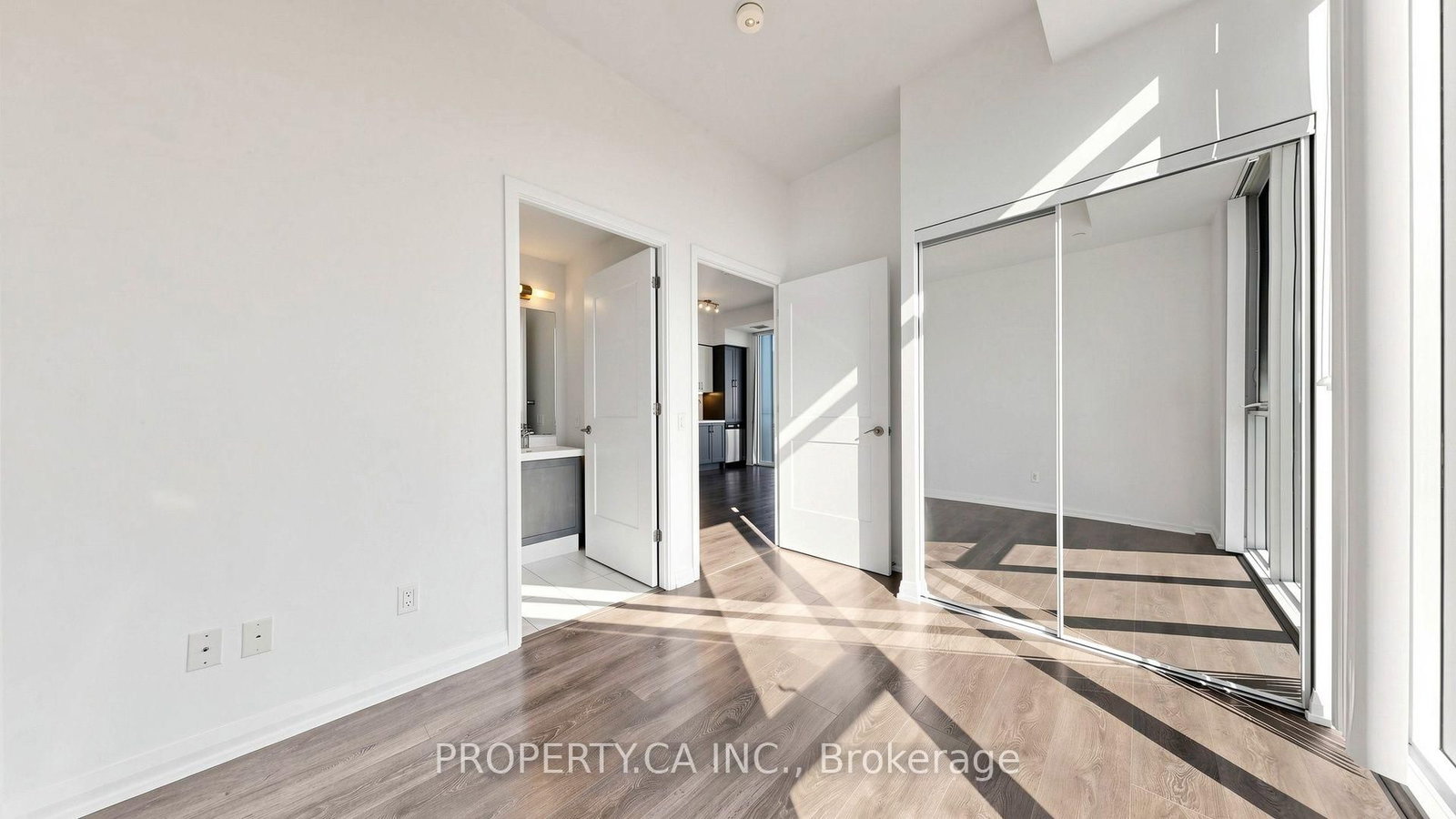 915-7895 Jane St, Vaughan, view 9