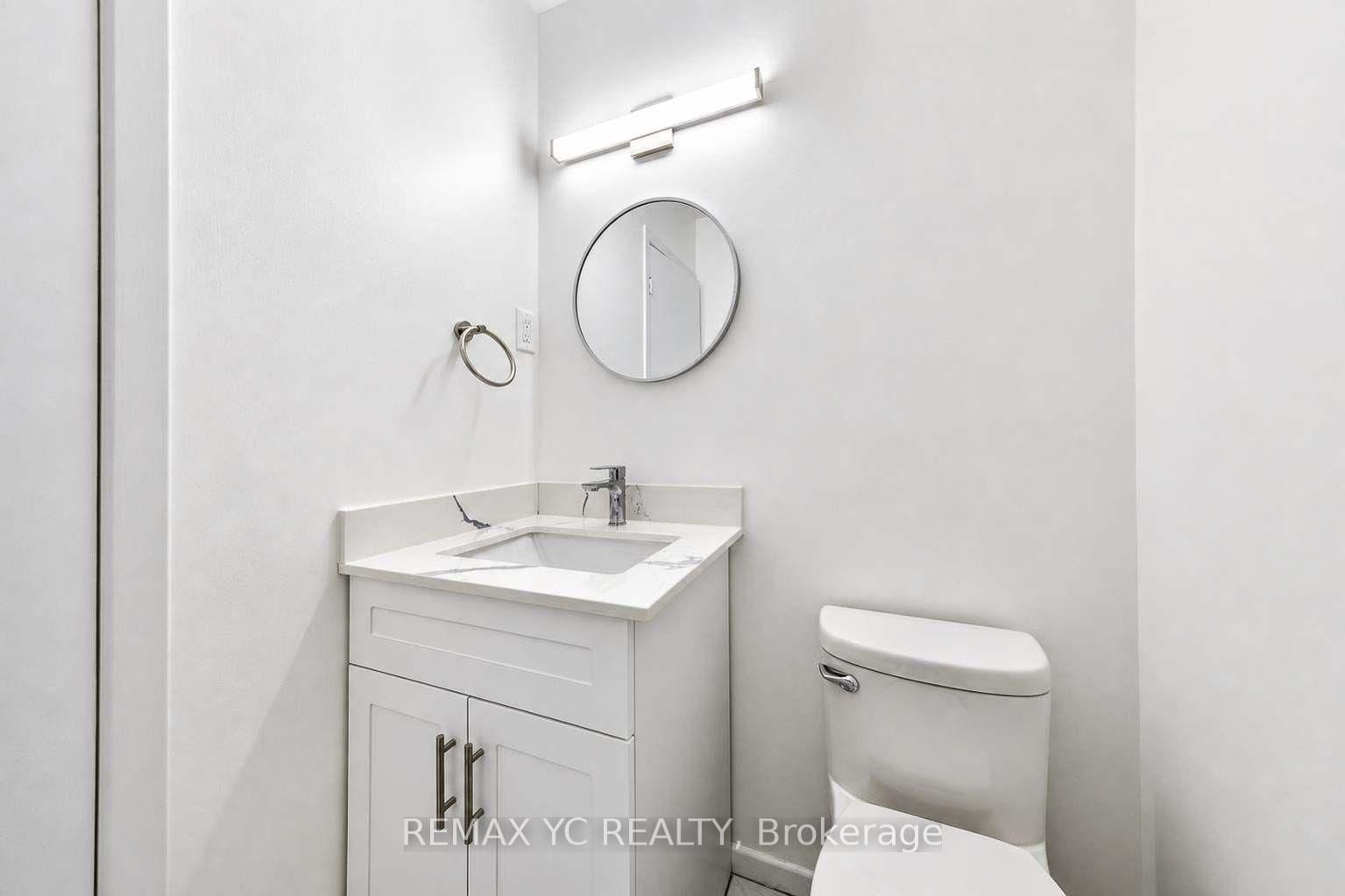 35 Kitsilano Crescent • Richmond Hill, ON photo 11