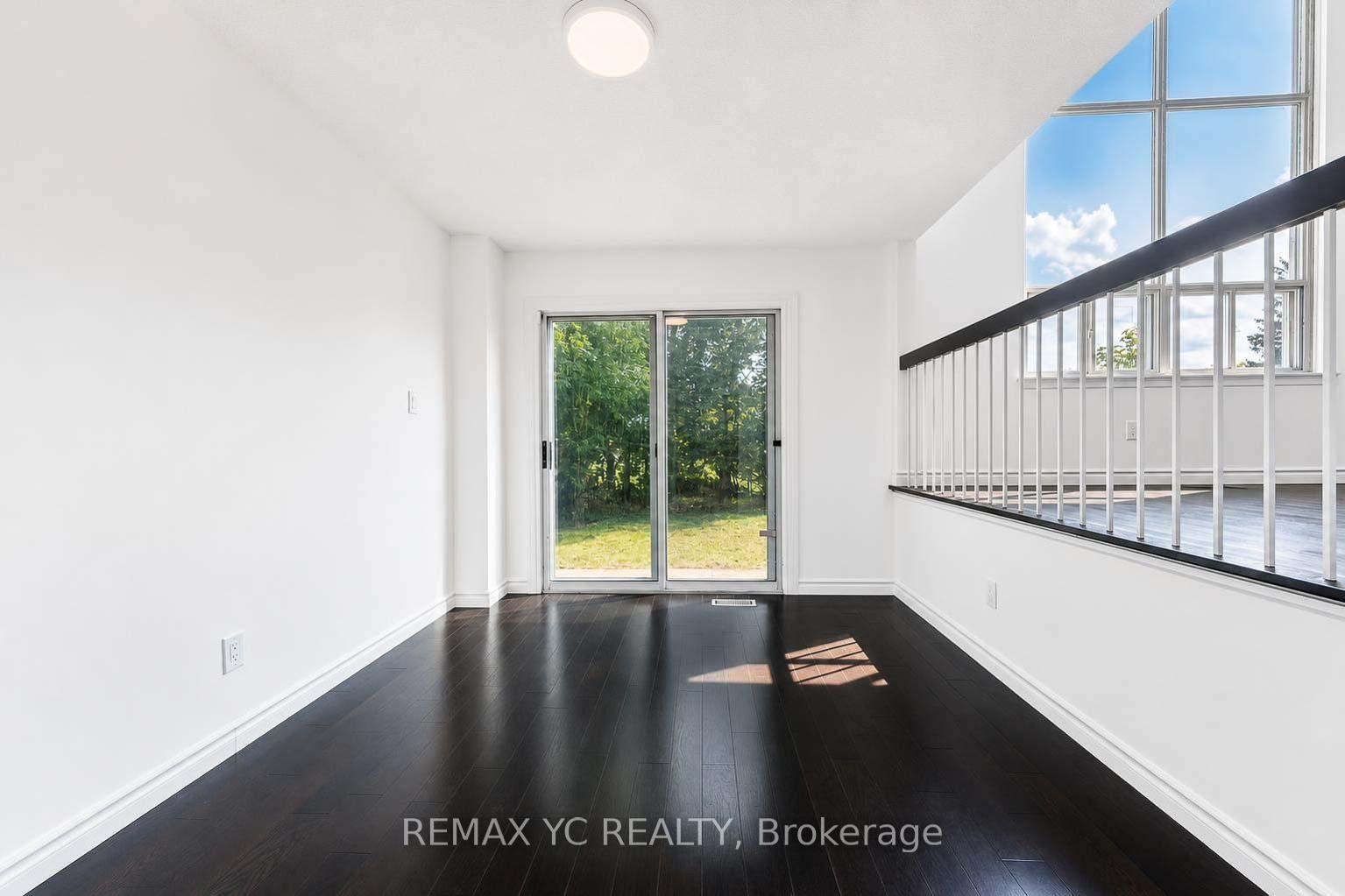 35 Kitsilano Crescent • Richmond Hill, ON photo 12