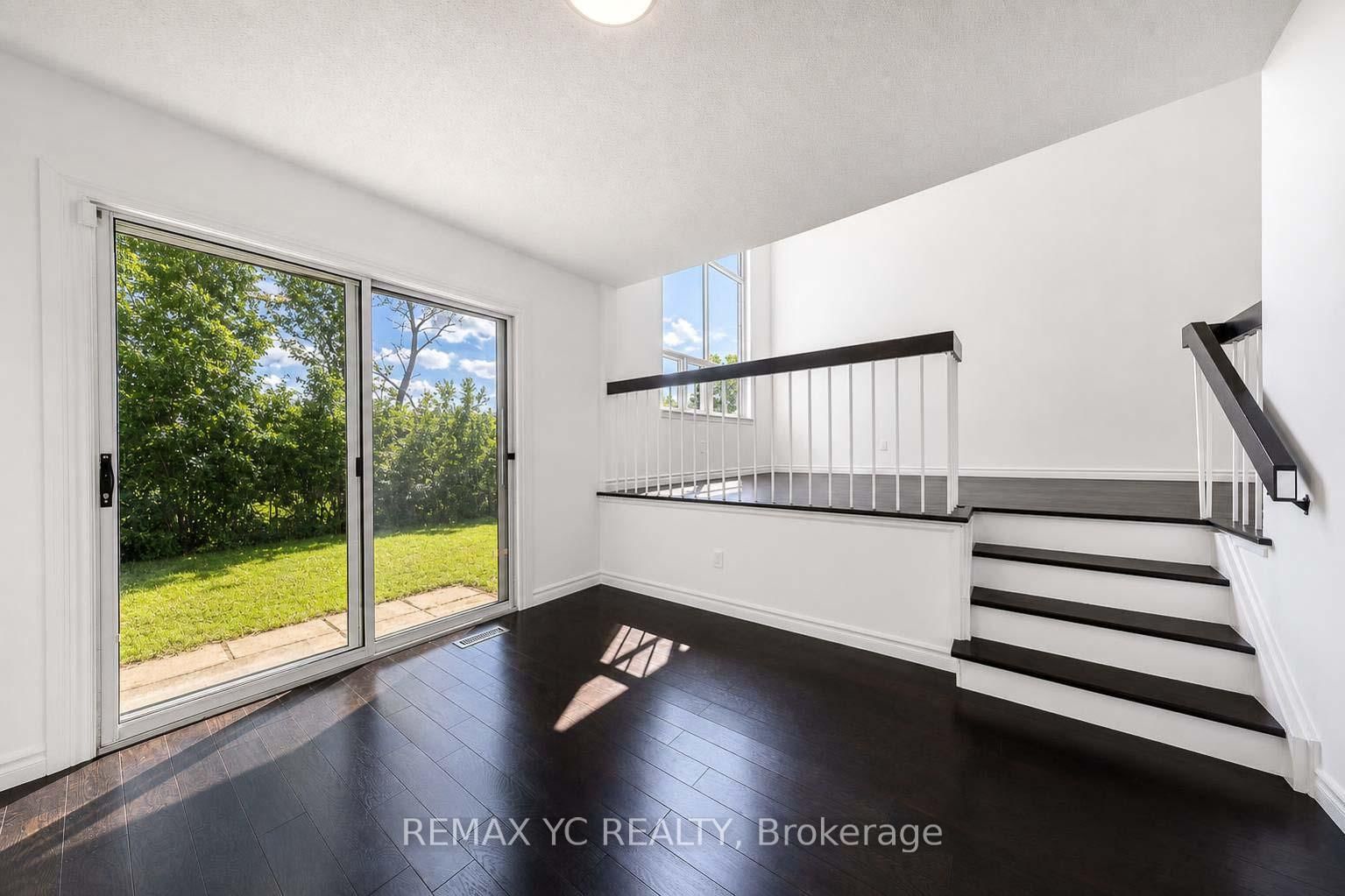 35 Kitsilano Crescent • Richmond Hill, ON photo 13