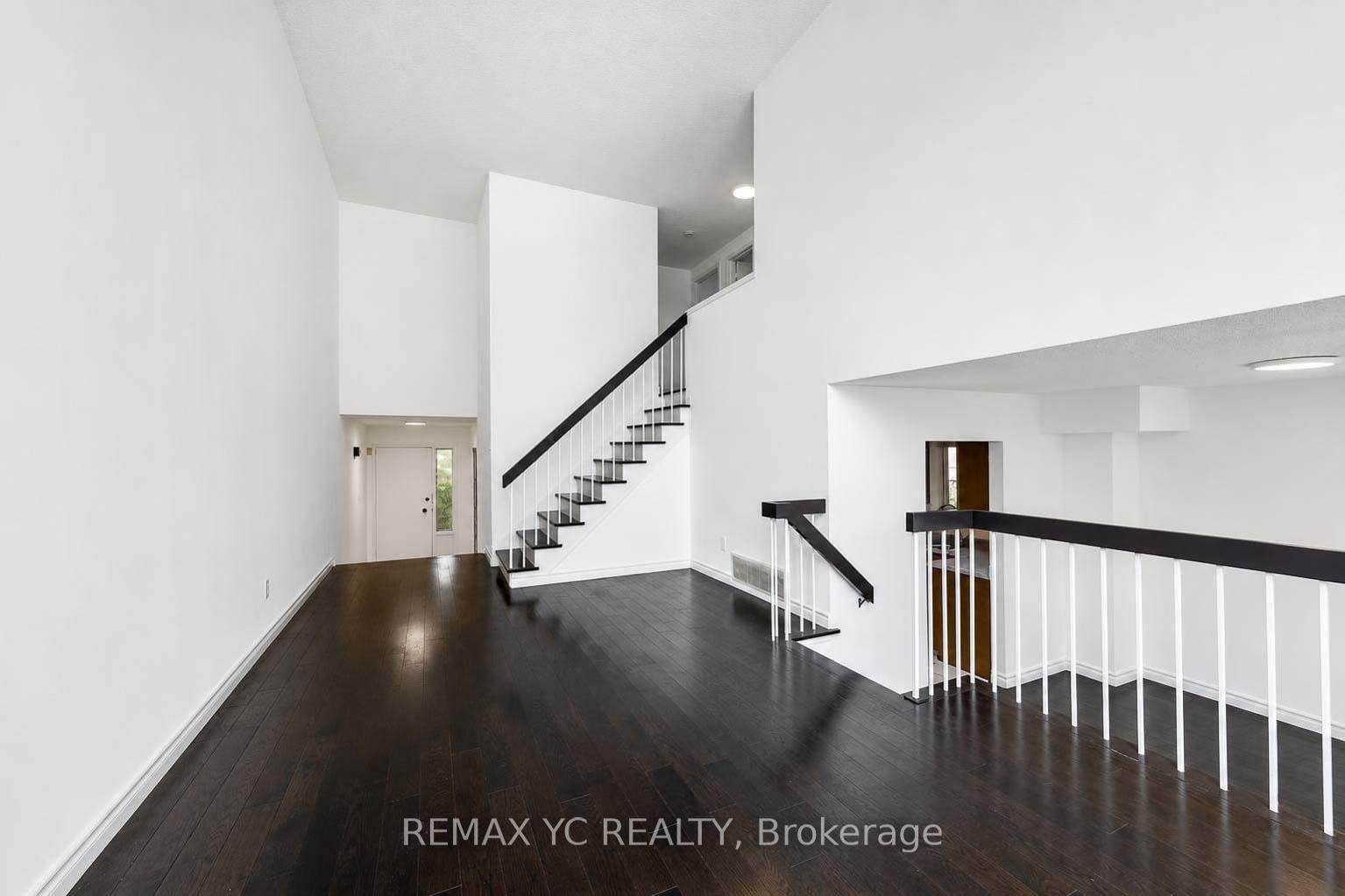 35 Kitsilano Crescent • Richmond Hill, ON photo 19