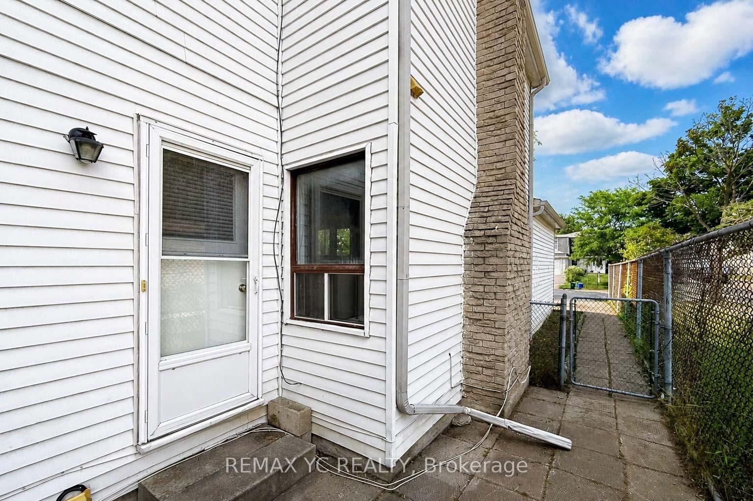35 Kitsilano Crescent • Richmond Hill, ON photo 40