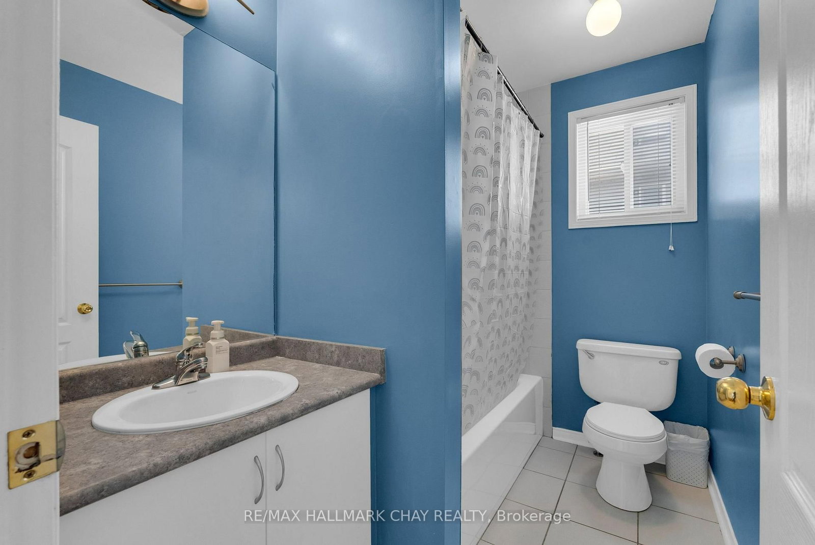 38 Admiral Crescent • Essa, ON photo 16