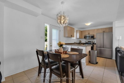 38 Admiral Crescent • Essa, ON photo 8