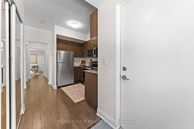 18 Coles Avenue • #602 • Vaughan, ON photo 8