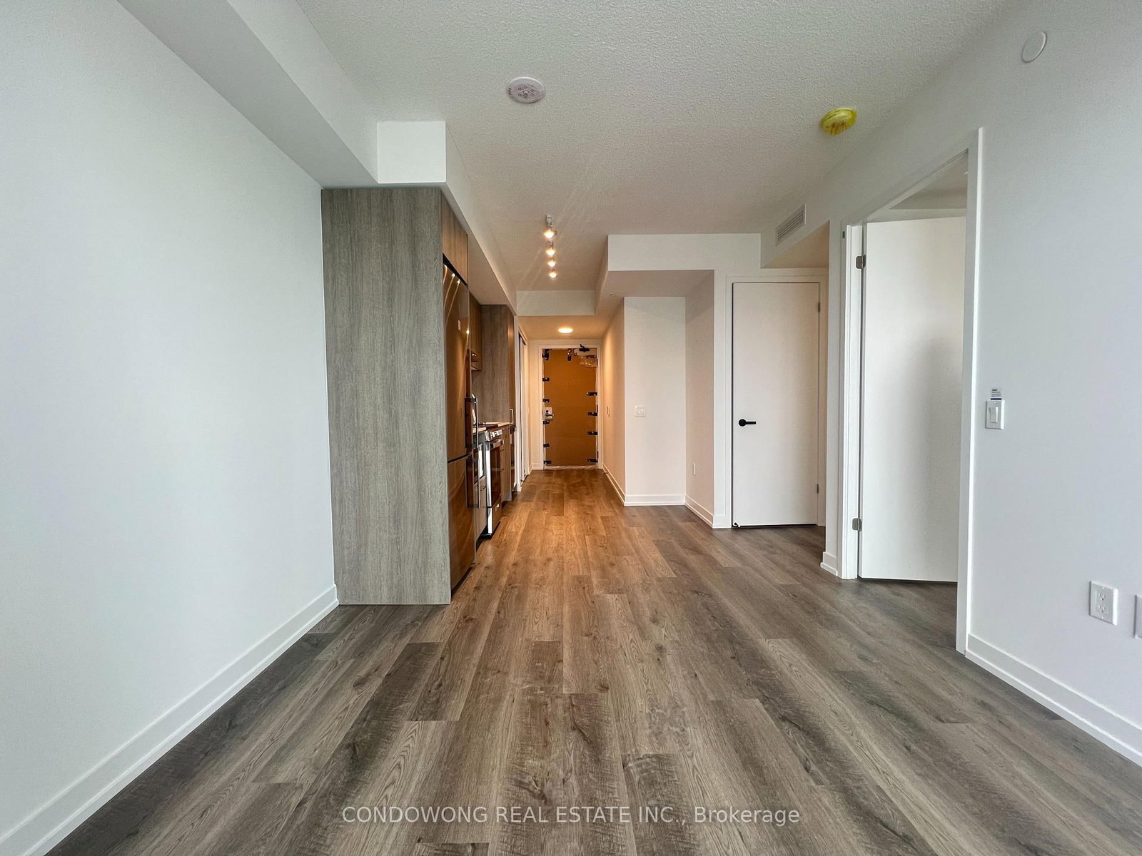 4001-195 Commerce St, Vaughan, view 2