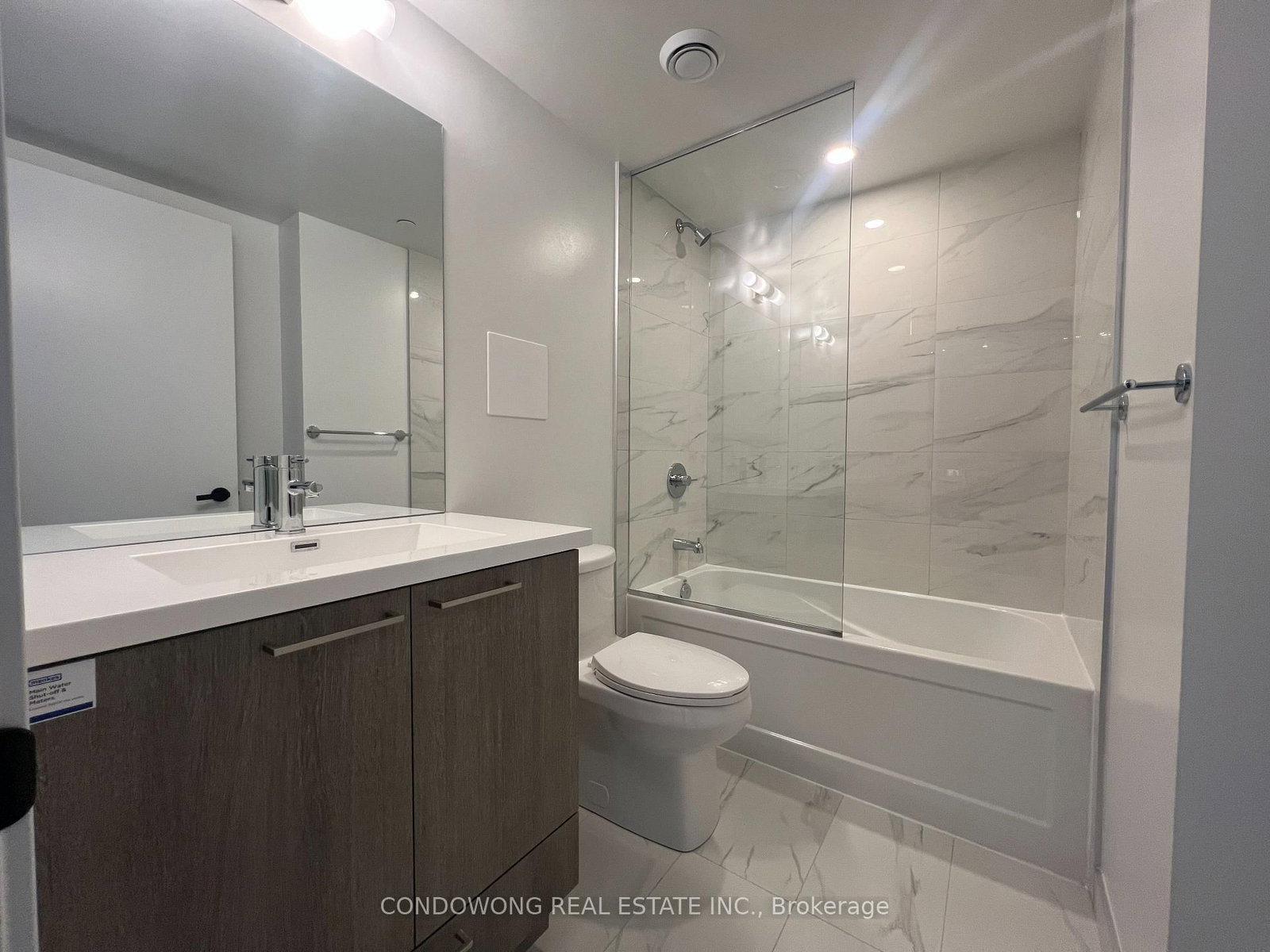 4001-195 Commerce St, Vaughan, view 5