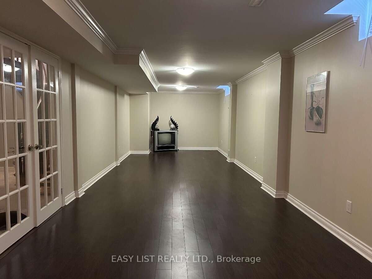 14 Gas Light Cres, Vaughan, view 23