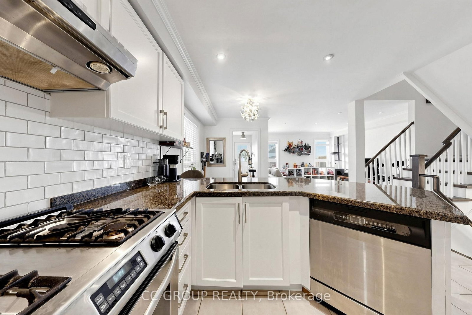 34 Glendennan Avenue • Markham, ON photo 11