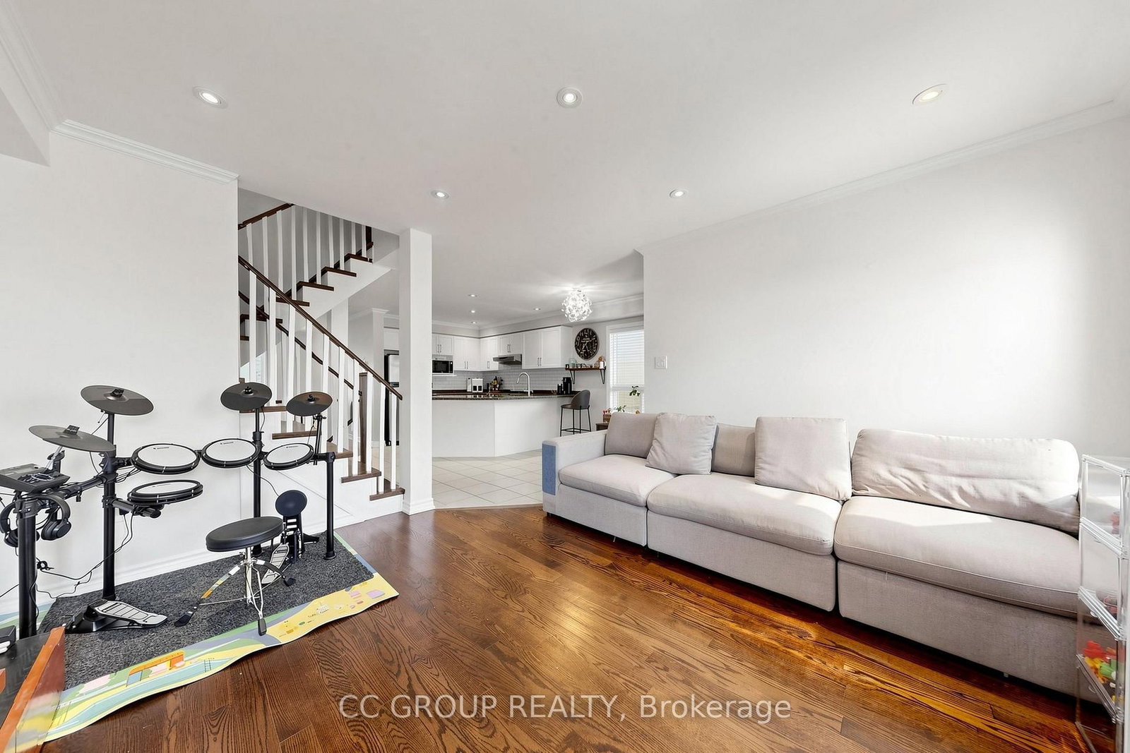 34 Glendennan Avenue • Markham, ON photo 16