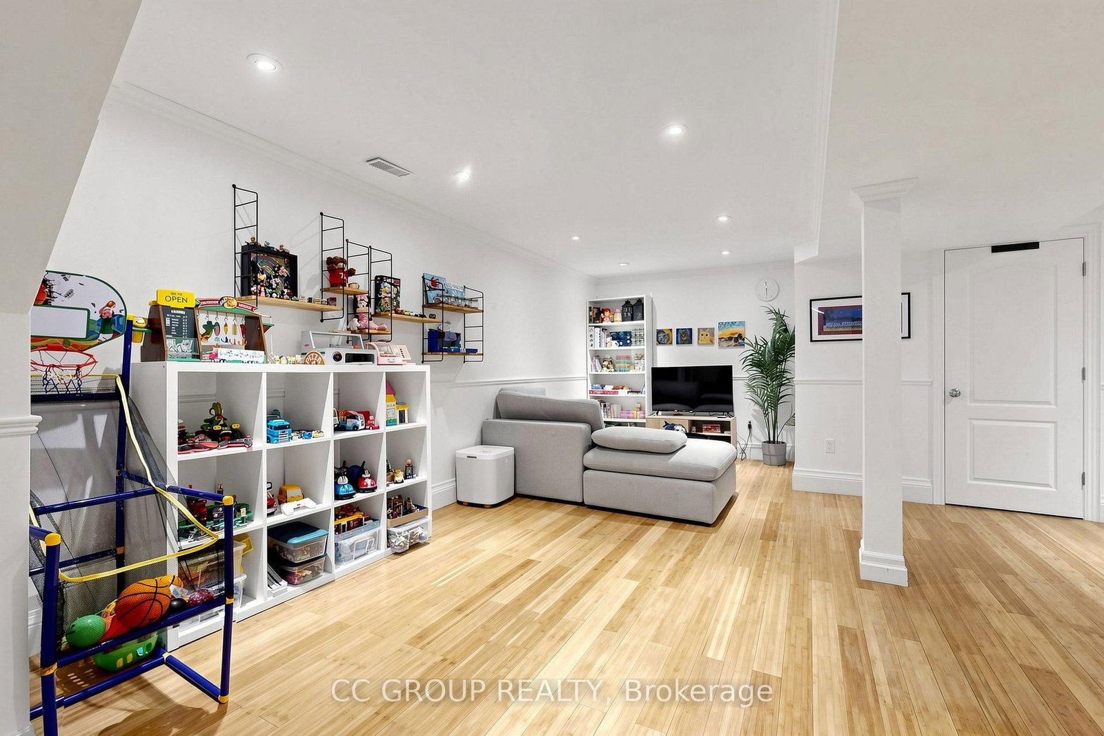 34 Glendennan Avenue • Markham, ON photo 29