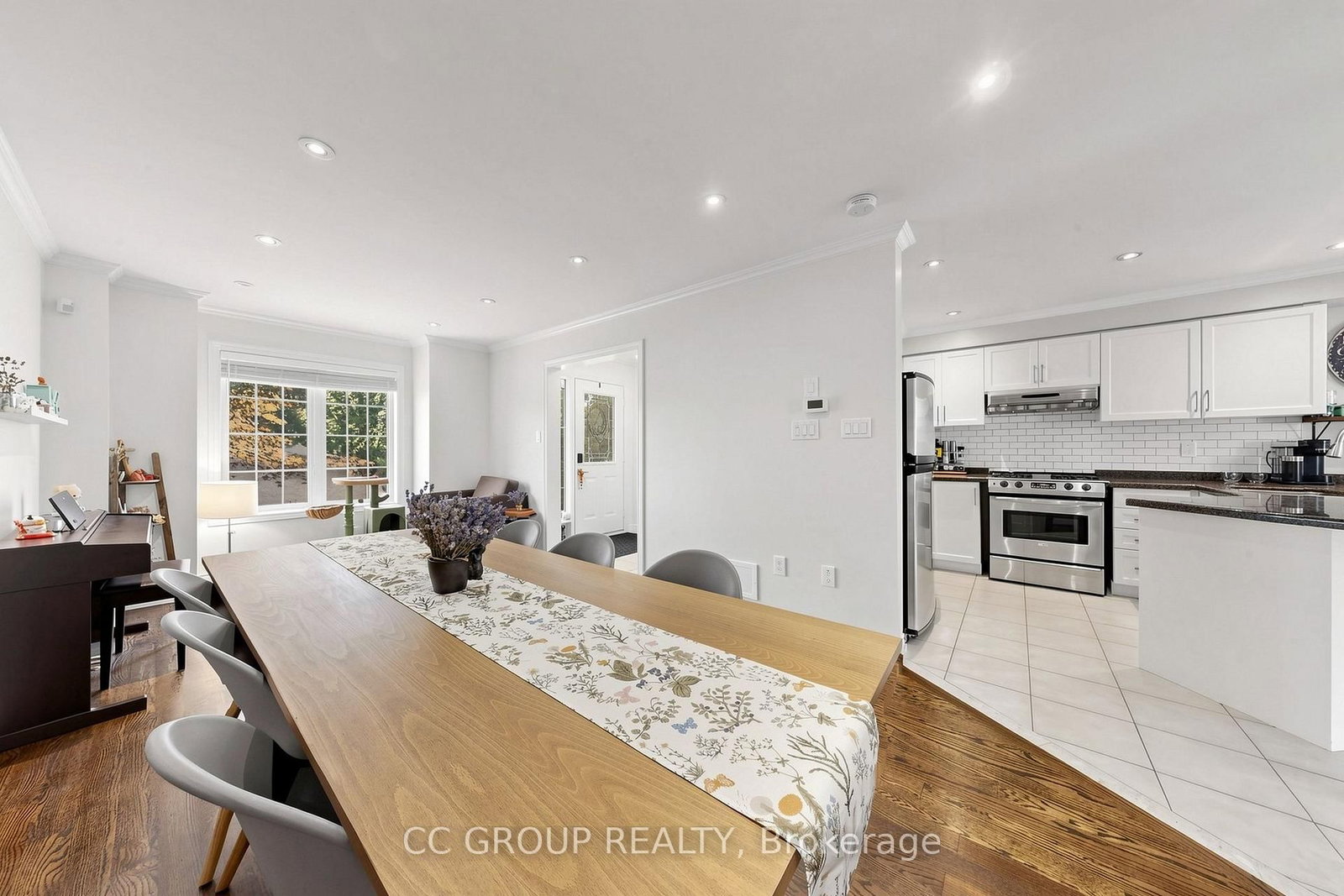 34 Glendennan Avenue • Markham, ON photo 7