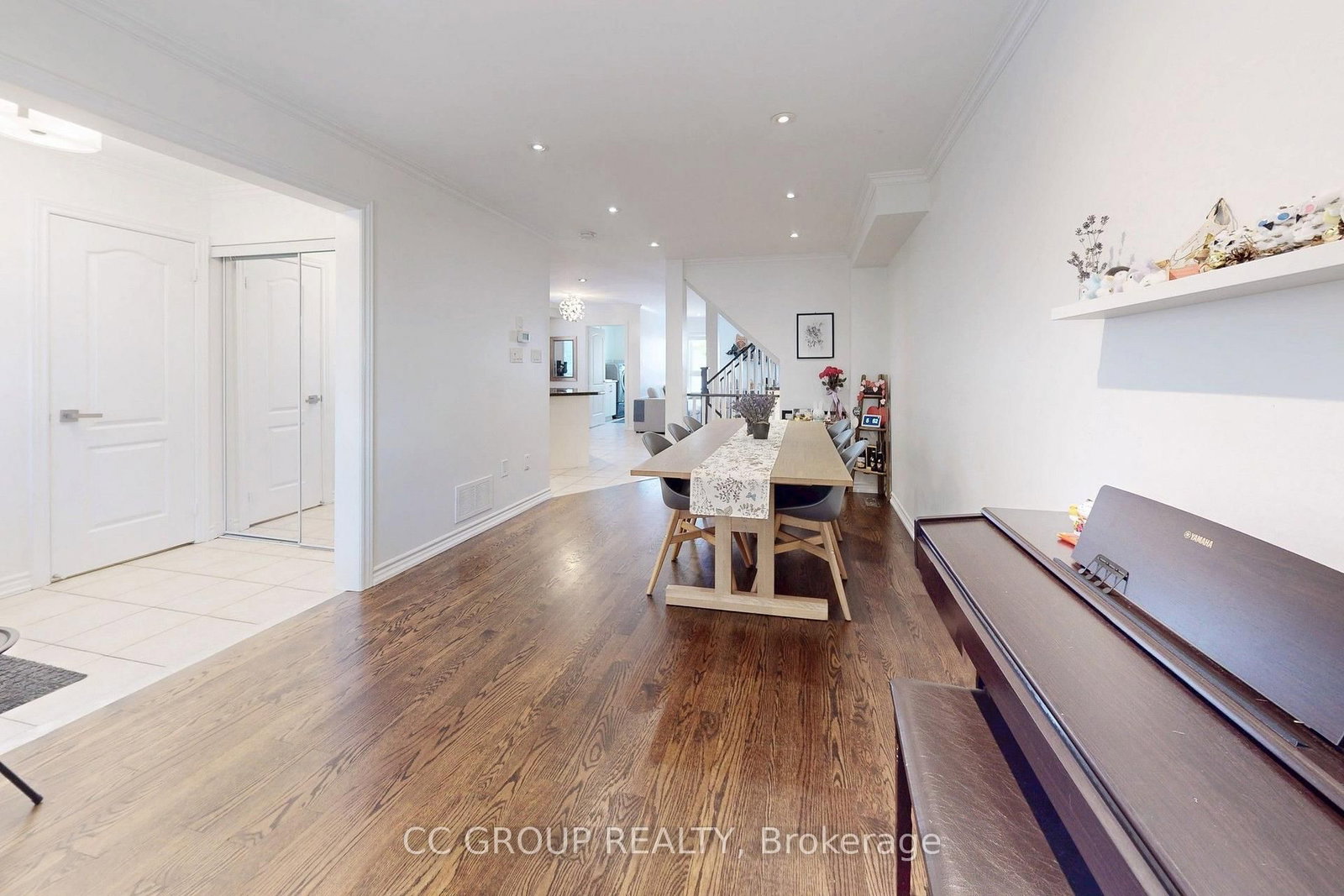 34 Glendennan Avenue • Markham, ON photo 8