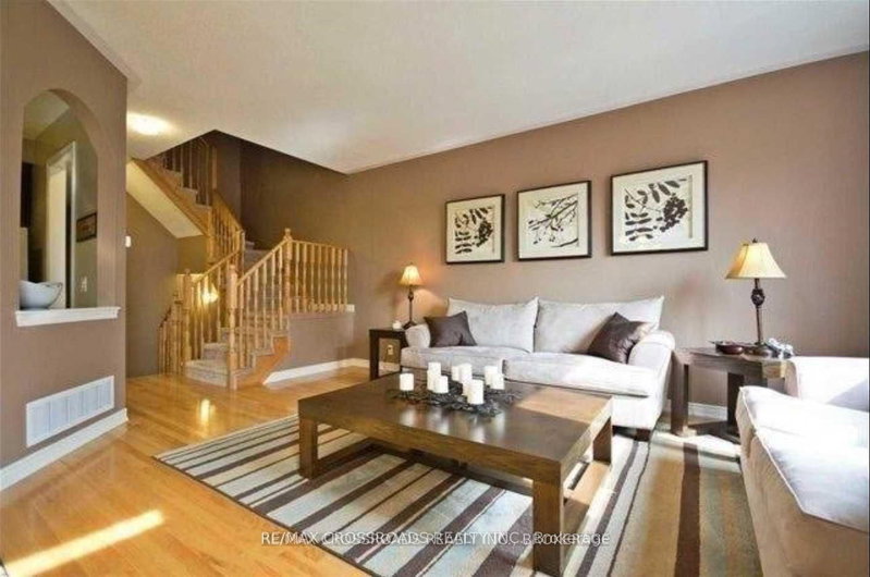 95 Thatcher Crescent