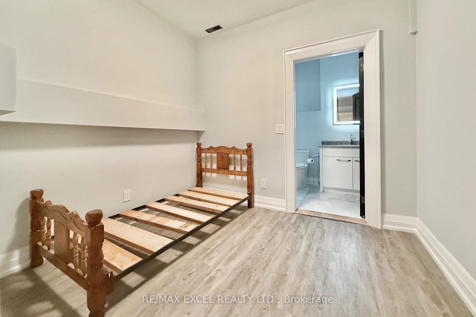 19 Blyth Street • Richmond Hill, ON photo 44