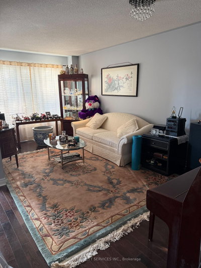 46 Firbank Lane • Whitchurch-Stouffville, ON photo 2