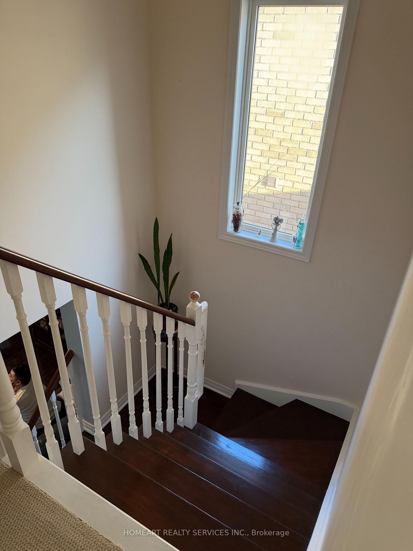46 Firbank Lane • Whitchurch-Stouffville, ON photo 4